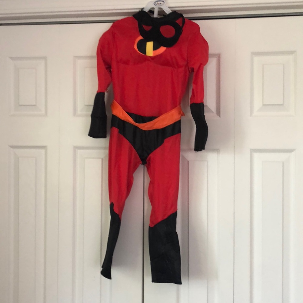 3T/4T dash Incredibles costume with muscles